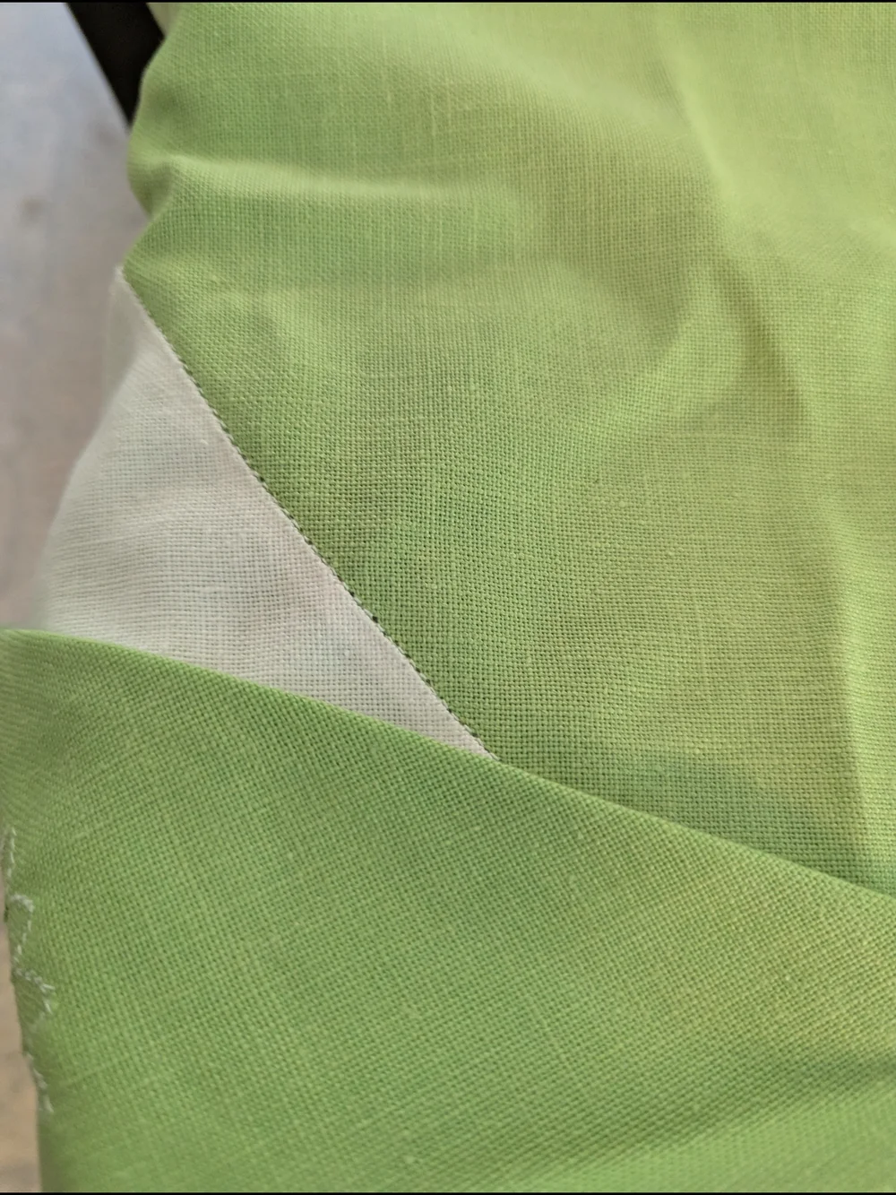 Applique Linen Tablecloth Chartreuse Green Tulips Scalloped XL Oblong